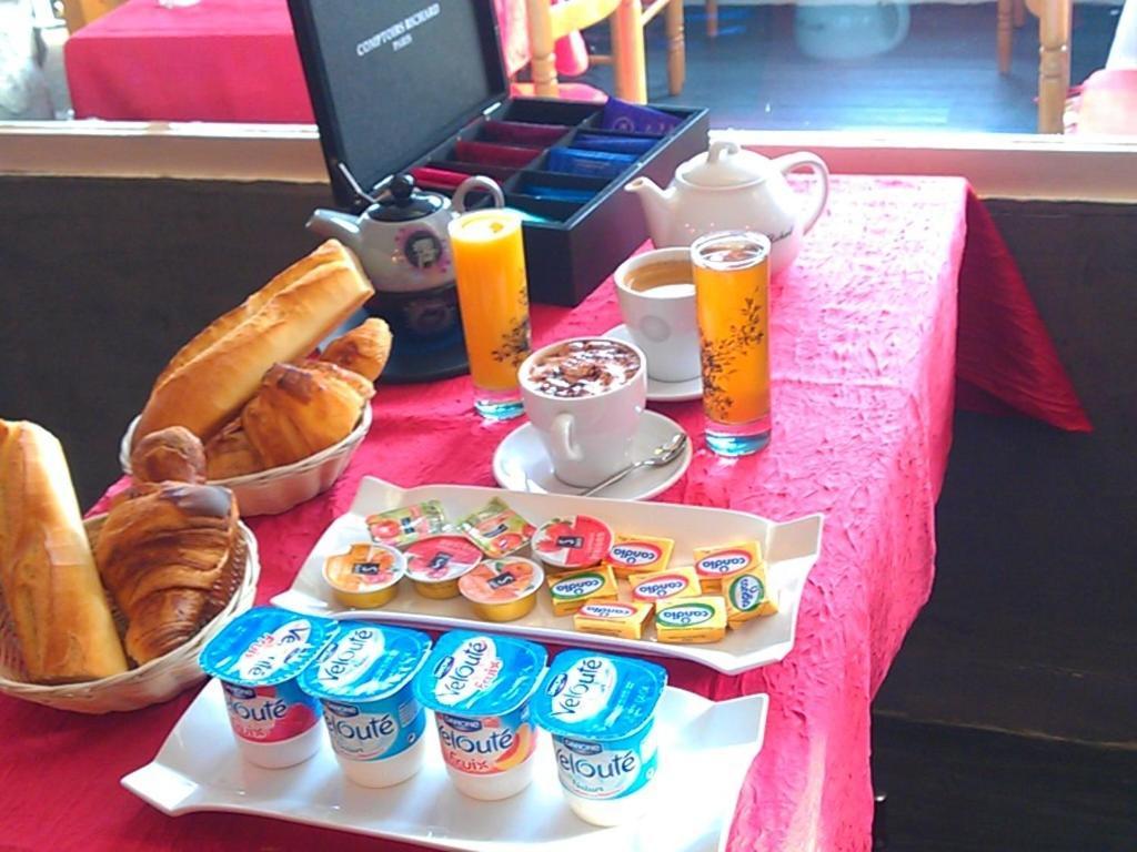 Hotel Le Hussard Alençon Zimmer foto